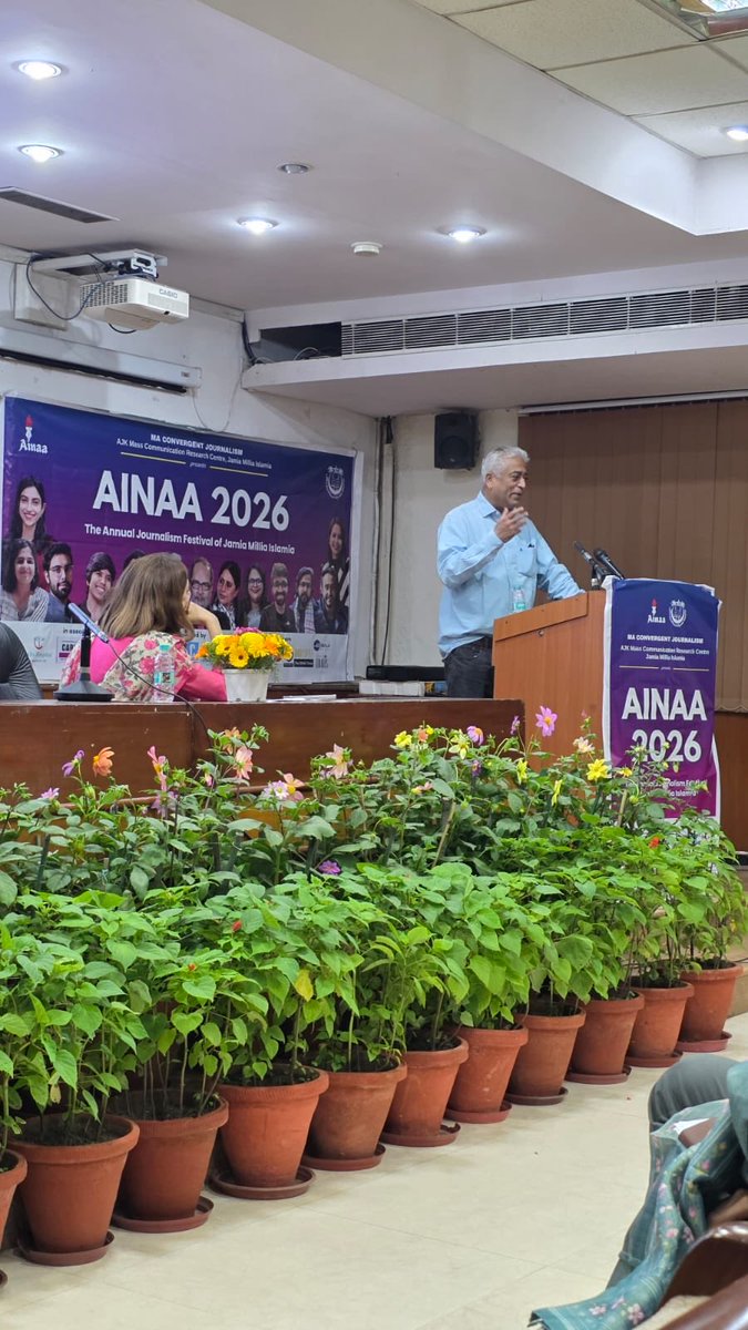 sardesairajdeep's tweet photo. Morning well spent with MCRC journalism students at Jamia. Jamia remains one of the few spaces where India’s unique diversity is well represented on the campus. The MCRC has thrown up stellar alumni: long may that continue 👍👍 https://t.co/b4jafoFLpF