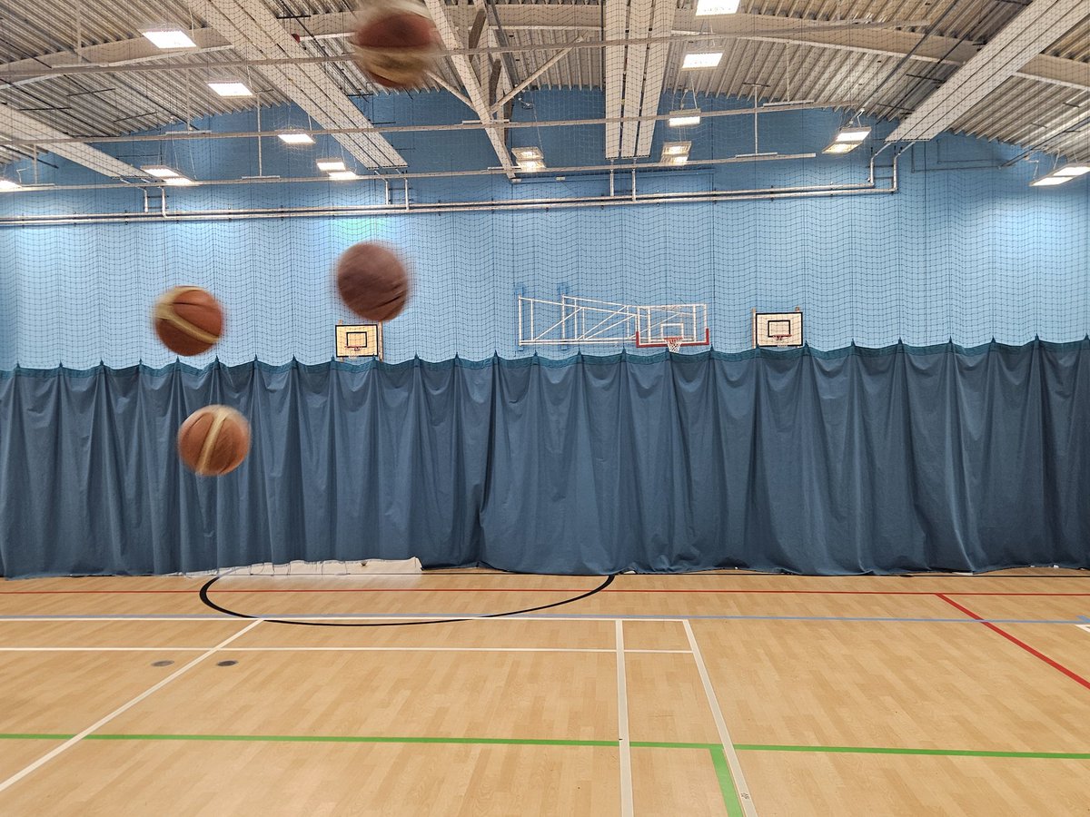QueensSch_Geog's tweet image. Year 10s recreated different types of erosion and transportation at the end of the half term with the help of @QueensSch_PE. Can you guess what they are? #daretobegreat #geography #interactivelearning #gcsegeography #gcse