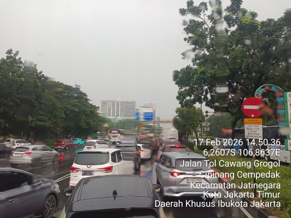 Transportasi Jakarta tweet media
