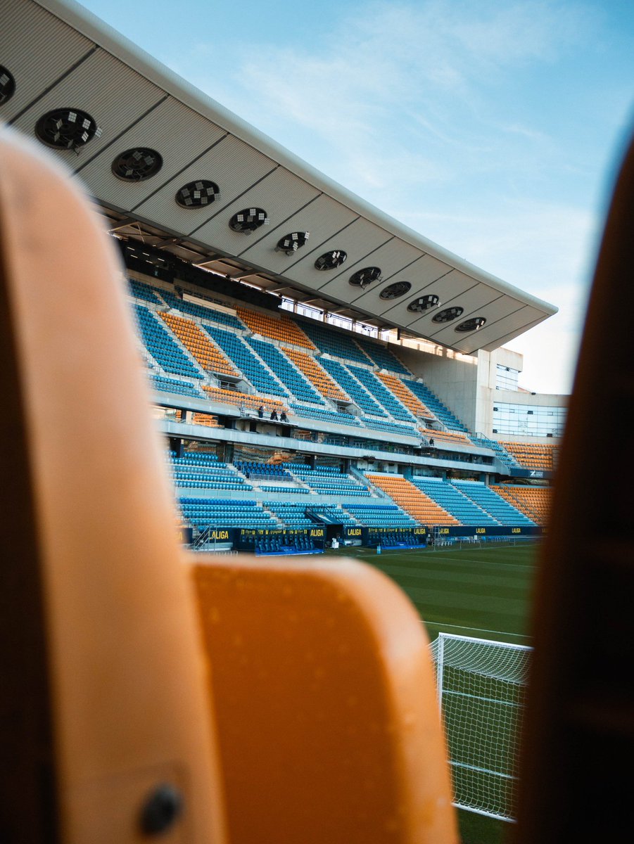 Bonjour 👋🏻 💙💛 !