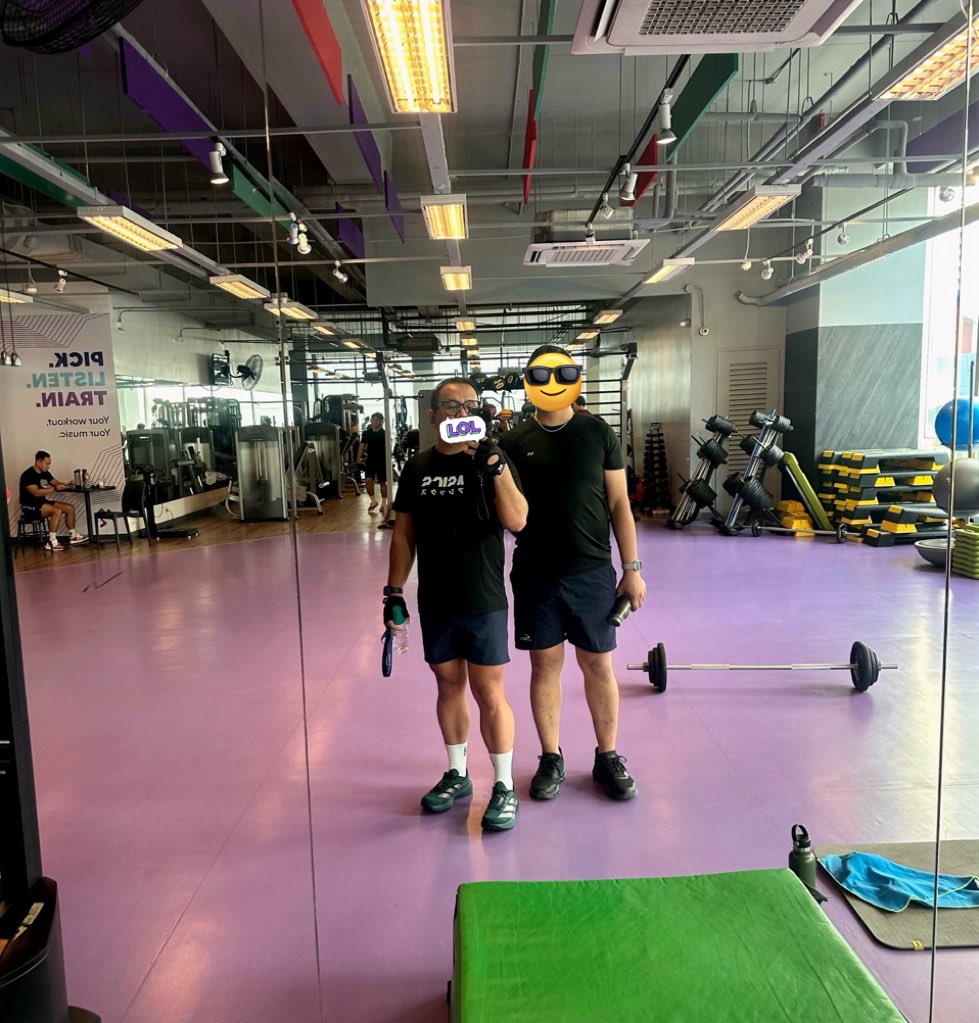 Yung friend mong sumabay mag gym para lang magpapicture! Parang sira lang! Haha!😂