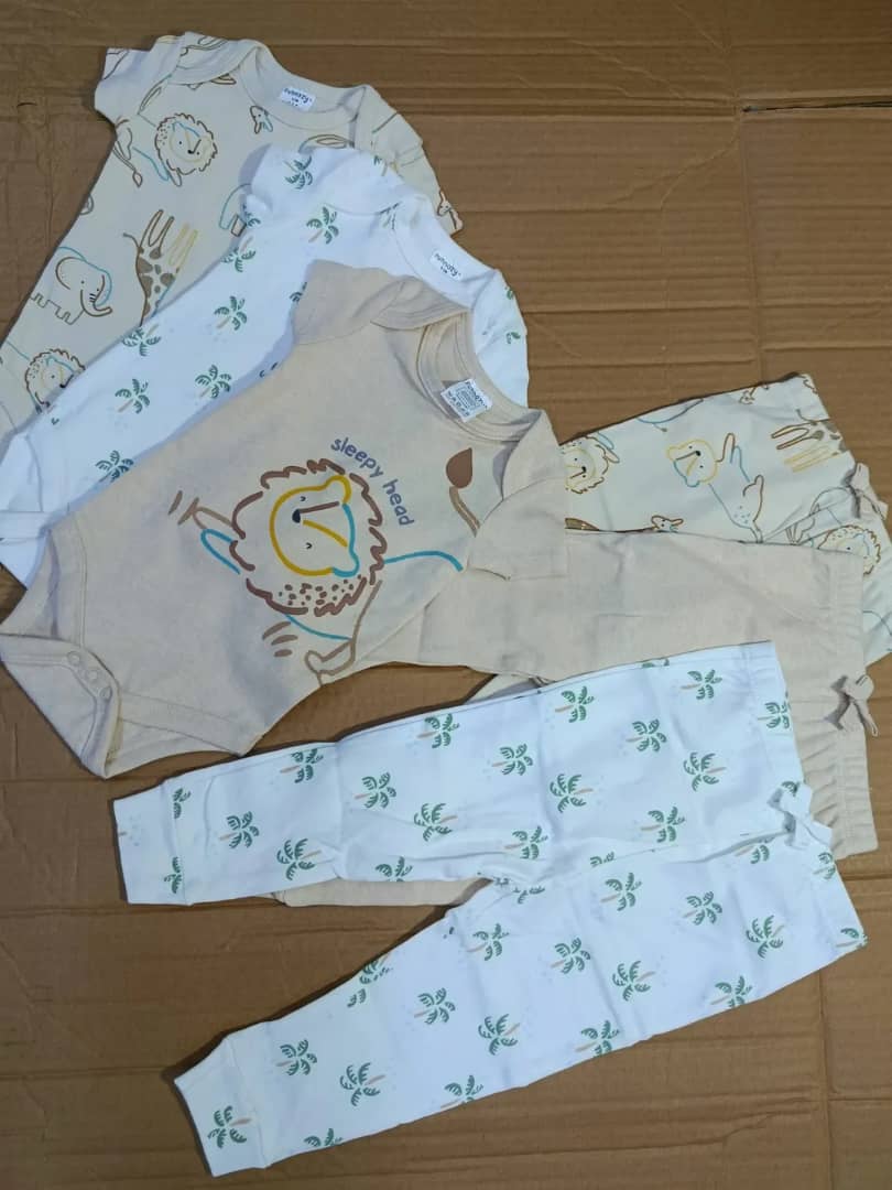 store_the5528's tweet photo. Hey fancy mamas, here are our baby essentials. 
Kindly WhatsApp/call 0.7.0.4.7.9.0.1.7.0 
We deliver countrywide https://t.co/I7JZSjCXNC