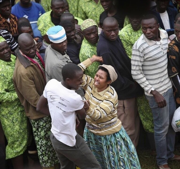 Unafanya nn kwa line ya bigwig na ujafika 10k😂tujengane follow ni fb