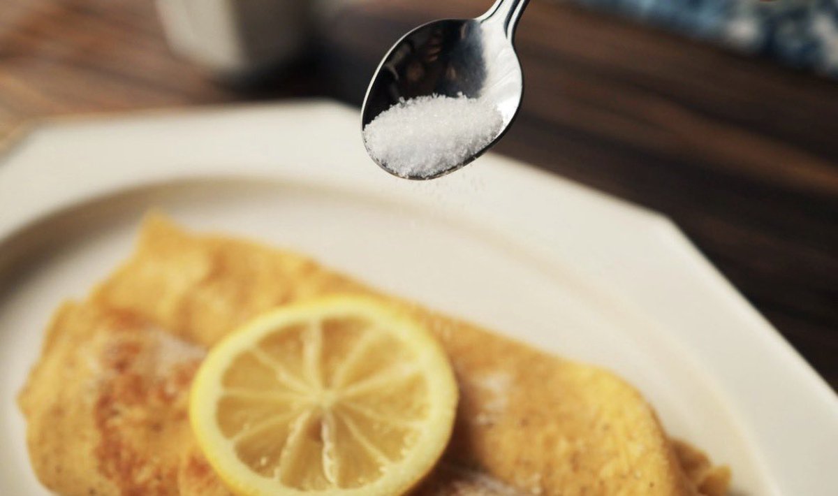 今日はイギリスのパンケーキ•ディ。
イギリスの薄いパンケーキはおいしいのです。レシピをどうぞ。