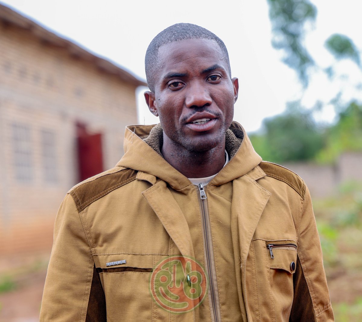 RTNBurundi's tweet image. #Burundi – Agriculture : Les agriculteurs appelés à privilégier les semences locales de maïs 

Les agriculteurs burundais sont invités à planter des semences locales de maïs produites au #Burundi. Cet appel a été lancé par l’Administrateur de la Commune de #Muyinga, Amédée