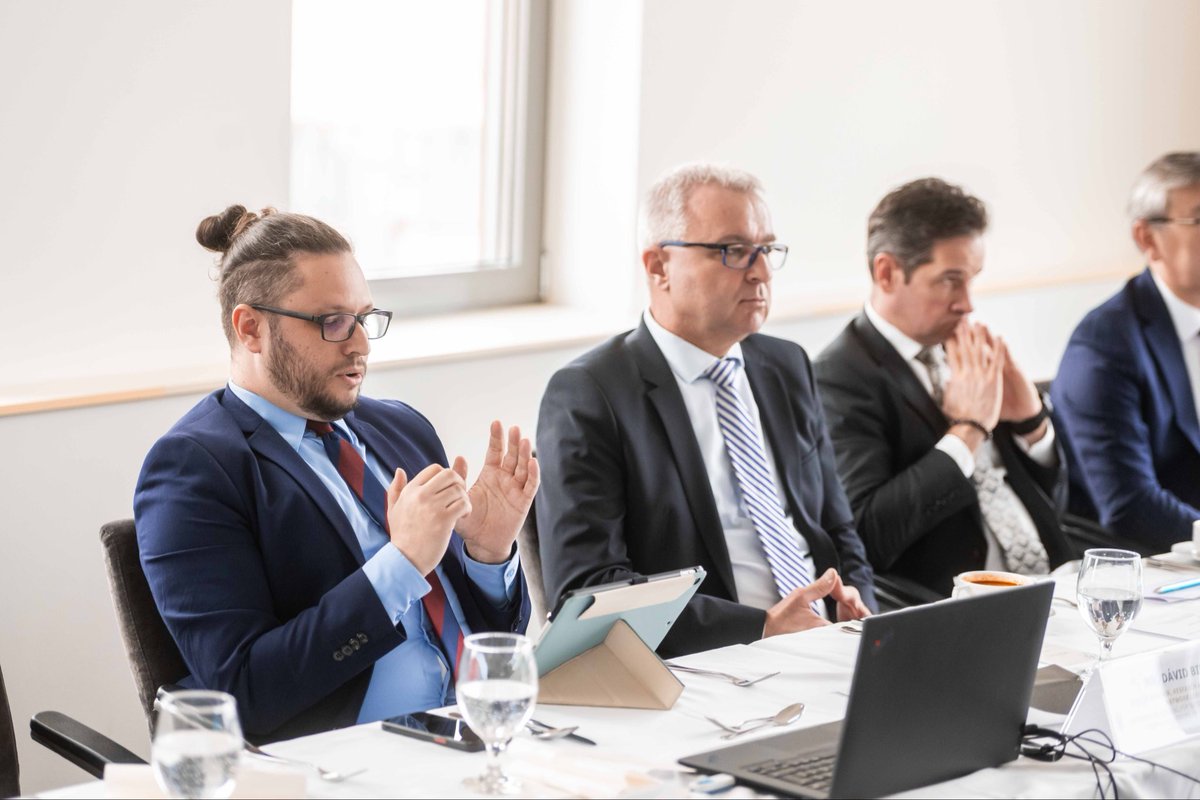 uni_nke's tweet image. Cooperation &amp;amp; connectivity: Working Lunch with Turkic Ambassadors 🌍

🎓LCTS hosted ambassadors and representatives of Turkic states and the Organization of Turkic States. 
Strengthening Central Europe - Turkic ties through academic dialogue and youth engagement. 
#LCTS  #LUPS