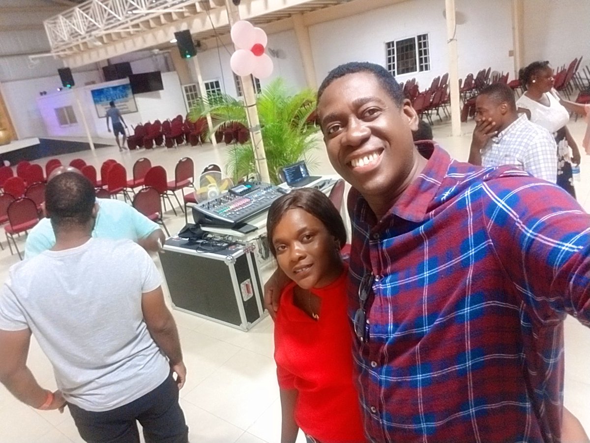 pierrepauljos's tweet photo. Ma famille et moi étions heureux de participer à la conférence sur la famille du frère Joël Lorquet, ce dimanche 15 février. C'était enrichissant et prolifique. 

#Familles 
@CalvaryChapel 
@prodige https://t.co/Wcs0FaSd4d