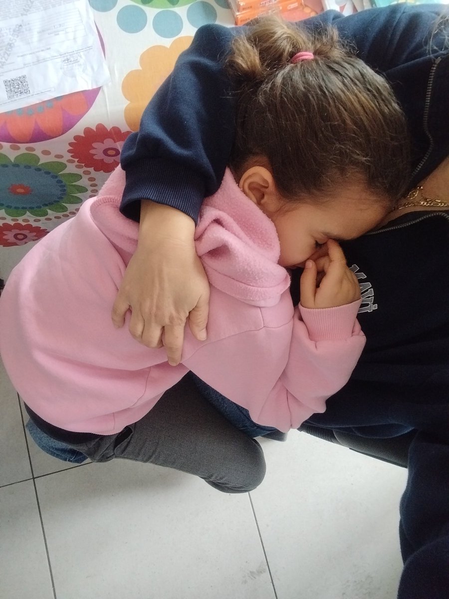 Karnımın ağrısı kucağına gelirsem geçecek örtmenimm
🫠🫠🫠