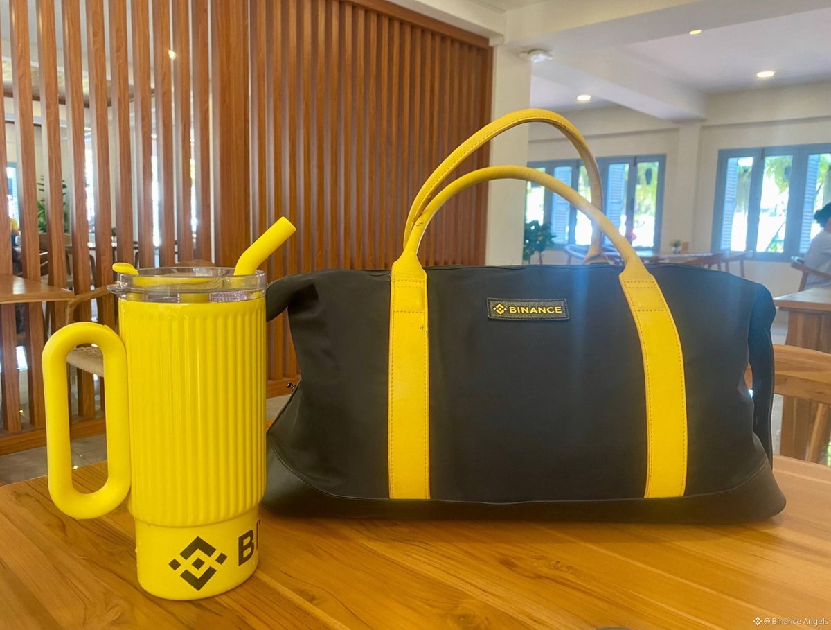 Starting the day with a #Binance Coffee in the huge Binance Mug  ☕️