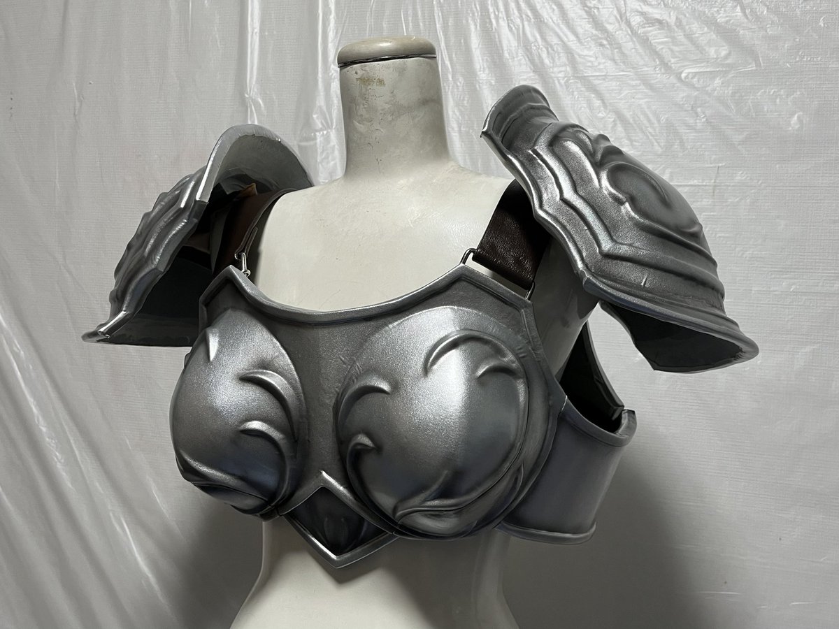 ModelingCosplay's tweet photo. 3月以降納品の造形オーダー受付中です。

春イベント・展示・撮影に向けた制作も可能です。
鎧／武器／クリーチャー造形など対応いたします。

ご相談だけでも大歓迎です📩

#造形依頼 #コスプレ造形 #特撮造形 https://t.co/dW4mvVSBJr