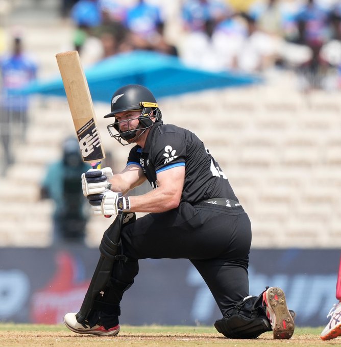 It's the Glenn Phillips show in Chepauk! 🔥