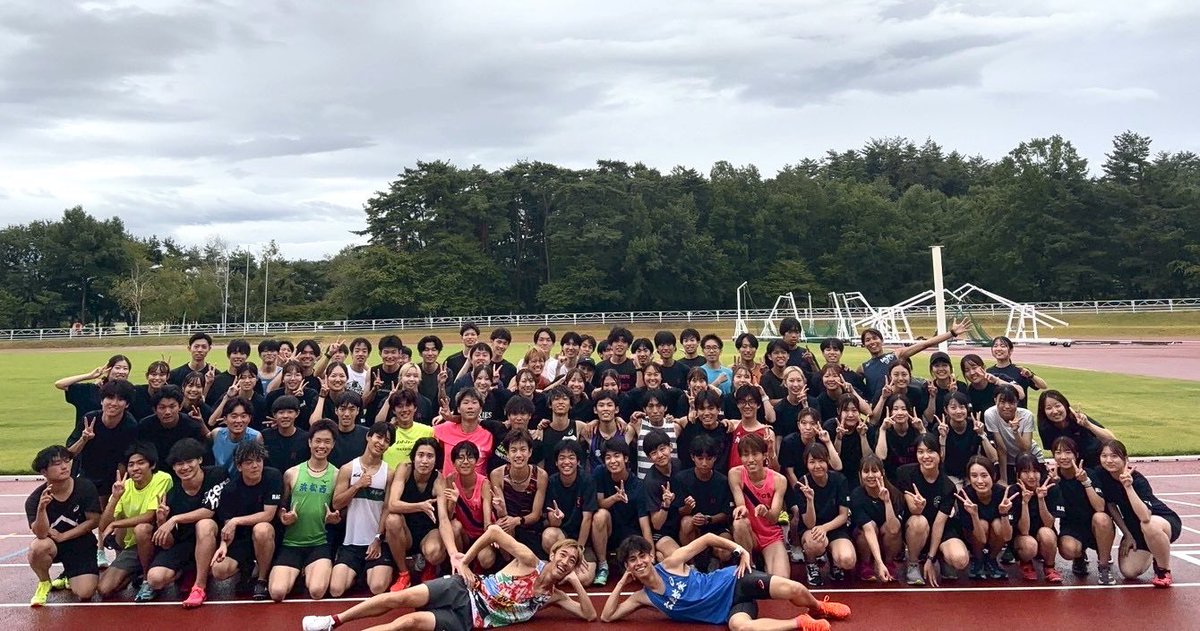 official_byRAC's tweet photo. こんにちは！
立命館大学陸上競技同好会RACです！

春から新入生の皆さん！合格おめでとうございます！

RACに少しでも興味のある方はこちらのLINE公式アカウントを追加していただき、プロフィールから新歓オープンチャットに必ず入るようお願いします！
ぜひ私たちと充実した大学生活を送りましょう！ https://t.co/JVA2jEJACJ