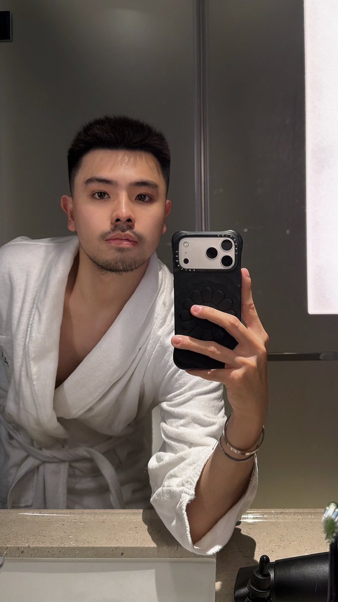 jchgss's tweet photo. 初一快樂 🥵🧧 https://t.co/3HYFDzhtZw