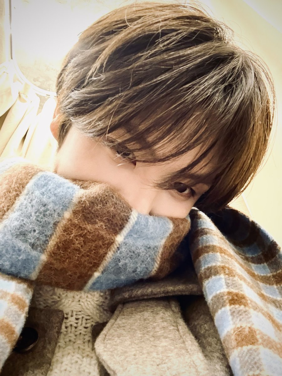 42s, today is a joyous day so I come to greet you because what’s the point of keeping happiness alone? :] I hope as we leave the wood snake year behind, we’ll be able to allow ourselves to take a leap of faith, galloping with the fiery spirit of the fire house! 

(1/2)