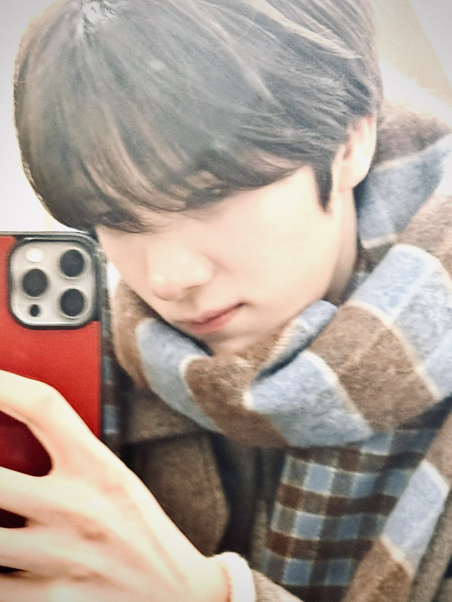 I heard that this year would be good with wood-toned colors and of course, red as always. 🏮 Anyways, don’t forget to keep yourself warm today. 

Let’s a joyful lunar new year, 42s! 😉❤️