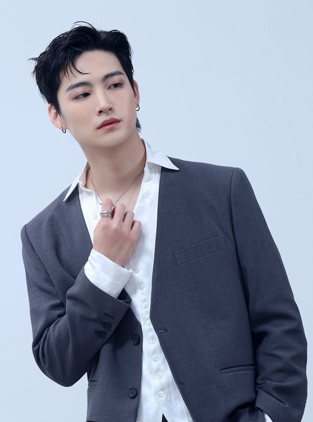 Pop7base's tweet photo. GOT7’s JAY B replied to fans asking about a potentiel #JJproject comeback during his space on Twitter.

"I don't know…If Jinyoung is ready he tell me…I can make it…we can" https://t.co/UwGPxgQMfz