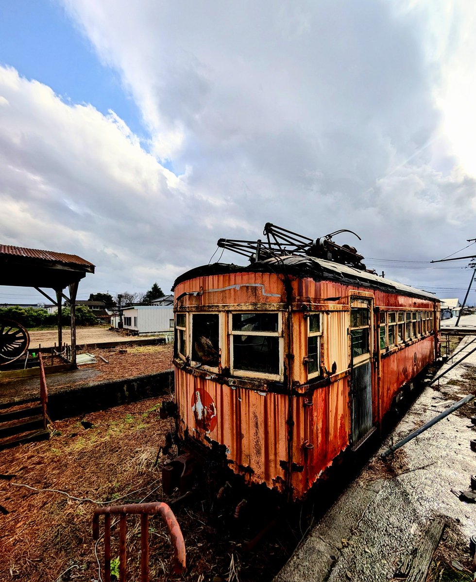 アプリに頼りすぎて
時刻表の見方と乗り換えが
スマホ無しじゃできない🙄