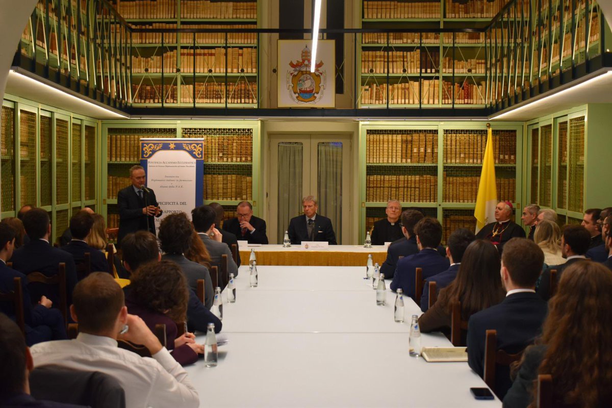 Italy to Holy See tweet media