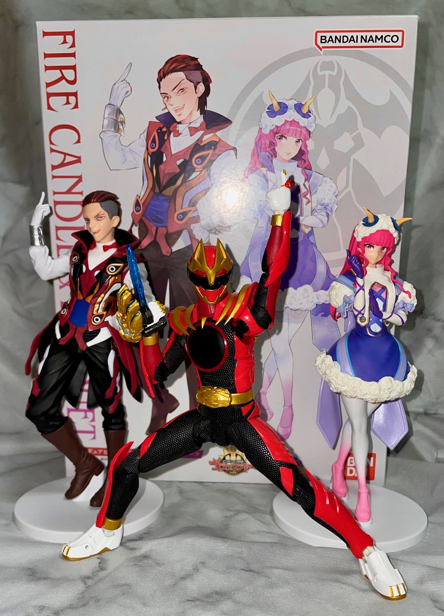 うちにもブライダン隊長ズがやって来たぜぇ！
折角だからフィギュアーツの吠とも記念撮影したぜ！
サイズ感も丁度合ってていい感じだ！
そしてどちらも衣装の作り込みがハンパねぇ！
ってな訳でゴジュウジャーは永遠だッ！
絶対忘れねぇぜ！
#ゴジュウジャー 
#ファイヤキャンドル親衛隊
#ブーケ様優勝