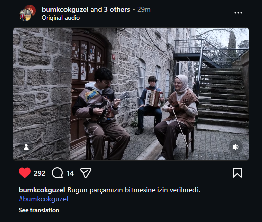 BUicinMezunlar's tweet photo. "Bugün parçamızın bitmesine izin verilmedi". 
Görevli gelip durdurdu. Müzik odasını kapattılar. Önünde müzik çalınmasından da rahatsız oluyorlar. Her şeyden rahatsız oluyorlar. (instagram'da videoyu izleyebilirsiniz)
#KabulEtmiyoruzVazgeçmiyoruz https://t.co/wwSSxMXCoJ