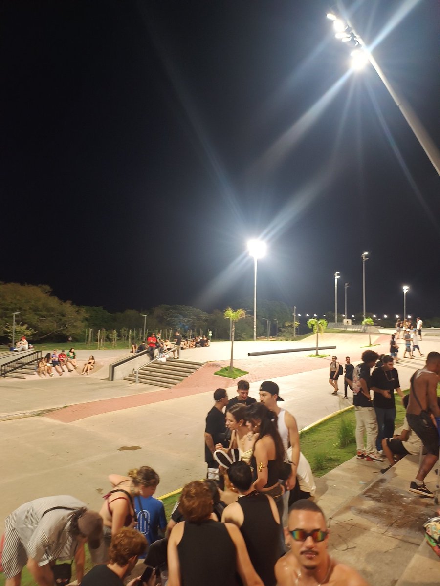 Aqui na orla 
Poa
Curtindo