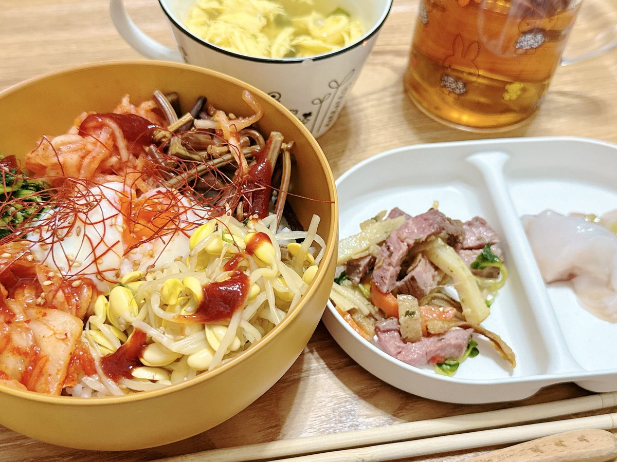 jauzar21's tweet photo. しごおわ帰宅！今日はビビンバ丼です😆食べて準備したら空手の練習行ってきます🥋✨まだ腰が若干痛いので、無理なく動けたらなと思います😊動いた方が治る時もあるし😊 https://t.co/rQYZlgyG8L