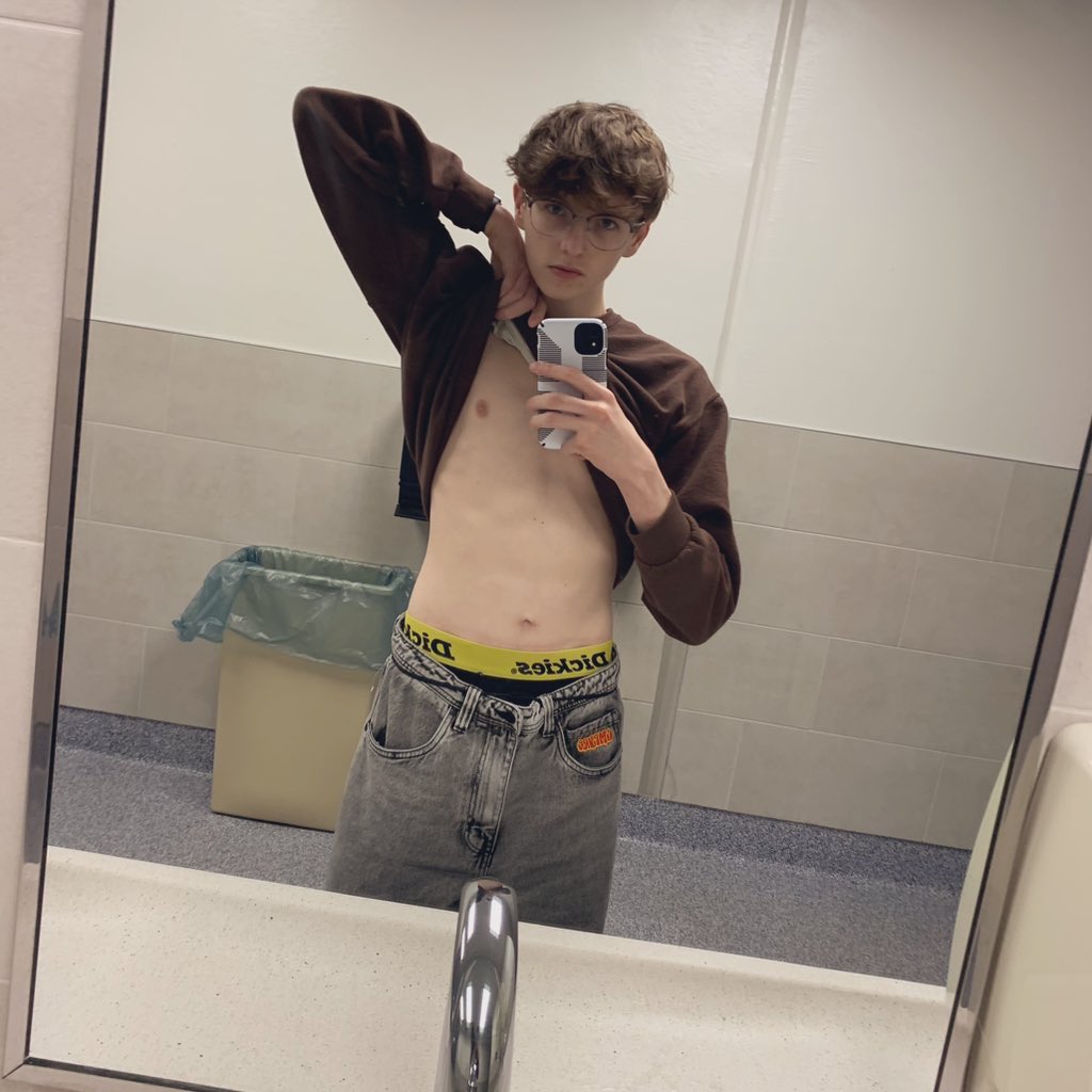 Willam’shott🥵 tweet media