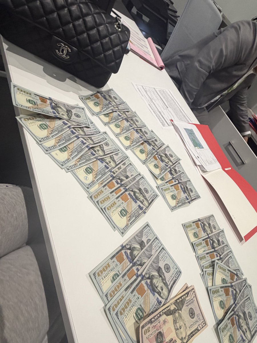 JassyPaid's tweet photo. Busy rn⭐️ https://t.co/m4KRCZVIsJ