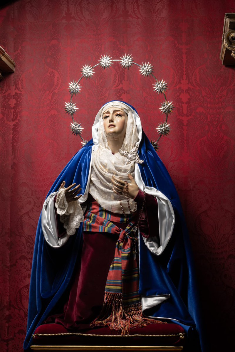 𝐍𝐮𝐞𝐬𝐭𝐫𝐚 𝐒𝐞𝐧̃𝐨𝐫𝐚 𝐝𝐞 𝐥𝐚 𝐀𝐧𝐭𝐢𝐠𝐮𝐚
Hebrea 2026
Sevilla
<a href="/hdaddesantacruz/">Hermandad de Santa Cruz</a> 

𝑀𝑎𝑑𝑟𝑒 𝑑𝑒 𝑙𝑎 𝐴𝑛𝑡𝑖𝑔𝑢𝑎, 𝑟𝑢𝑒𝑔𝑎 𝑝𝑜𝑟 𝑛𝑜𝑠𝑜𝑡𝑟𝑜𝑠.

<a href="/Randofer94/">Manuel Fdez. Rando</a> <a href="/PMFotoscofrades/">Pablo Martínez Domínguez</a>