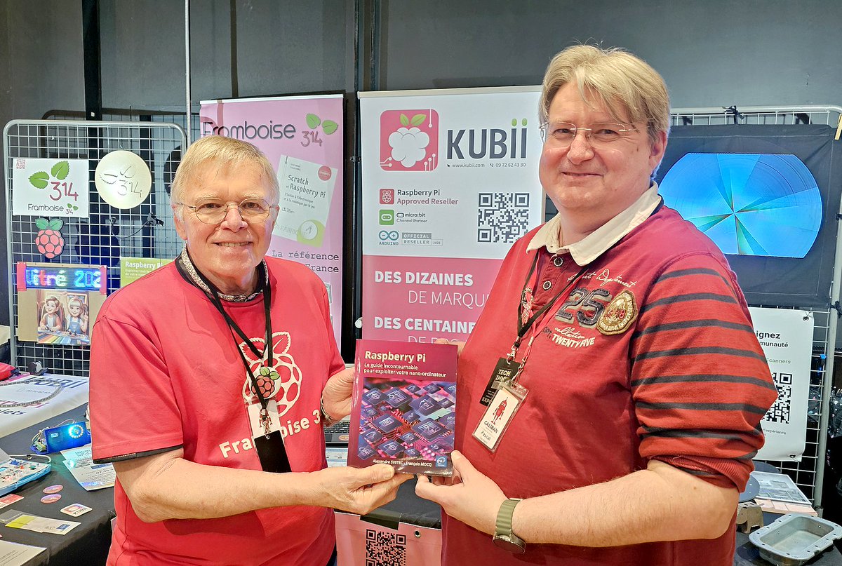 framboise314's tweet image. À Tech Inn’Vitré (15/02/2026), fin de conférence @Raspberry_Pi un exemplaire de mon livre Raspberry Pi (co-écrit avec Alexandre Svetec) offert par Éditions #ENI a été remporté par Pascal au tirage au sort. Merci au public pour les échanges ! #RaspberryPi @Makemefamily #Makers