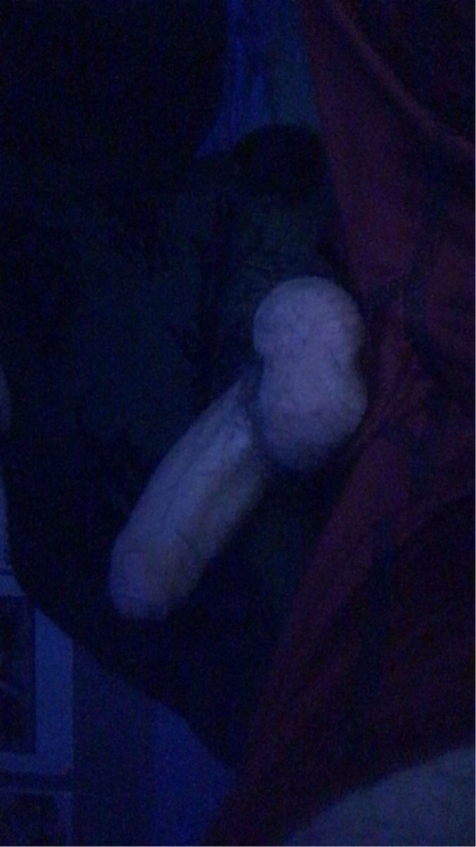 BBEENSS's tweet photo. slapping it on the camera https://t.co/3PtzMpFECu