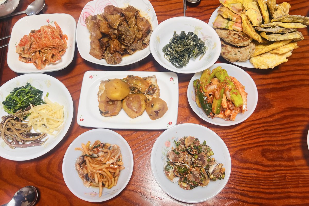 할머니댁갔어요
떡국