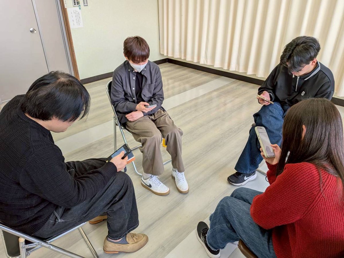 DoramaSf's tweet photo. 今年の公演実施に向けて、台本を読み込んでおります！

今年も新たなチャレンジをするぞぅ！

武者修行、むしゃむしゃ！！

#久留米
#演劇
#稽古
#台本読む
#武者修行 https://t.co/LfSoTmxRId