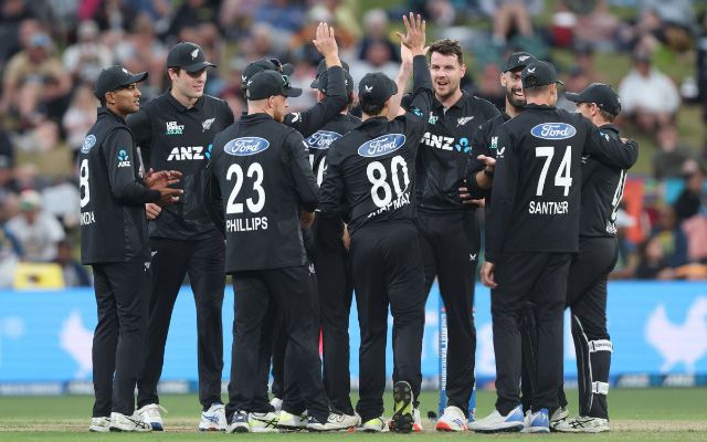 🚨 NEW ZEALAND INTO THE SUPER 8 🚨

- New Zealand beat Canada convincingly by 8 wickets and qualify for the Super 8 round. 🤩🔥