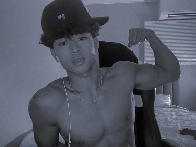 ⚣ (𝙤𝙛𝙛) tweet media