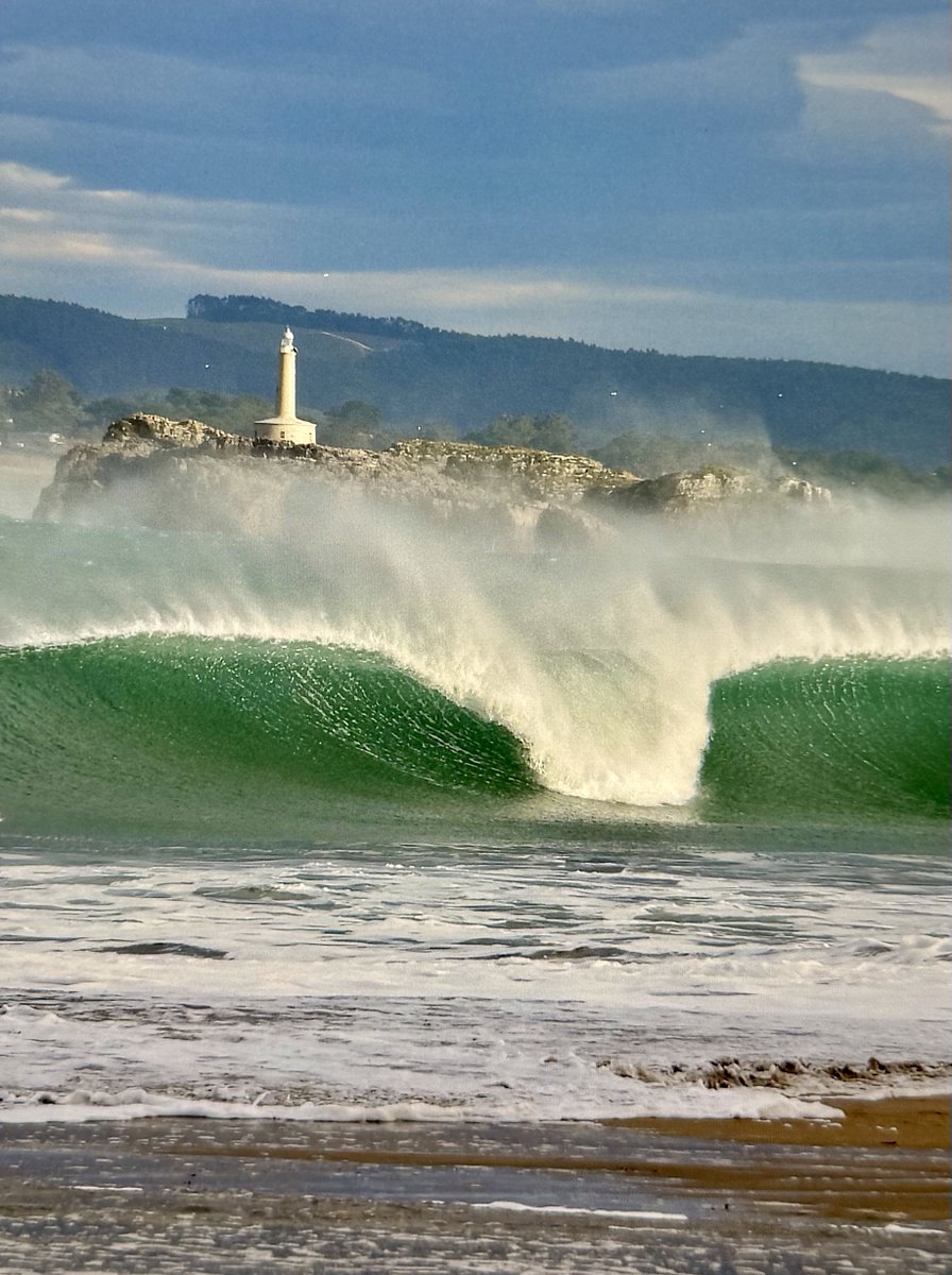 El Sardinero y detrás Mouro. Santander.