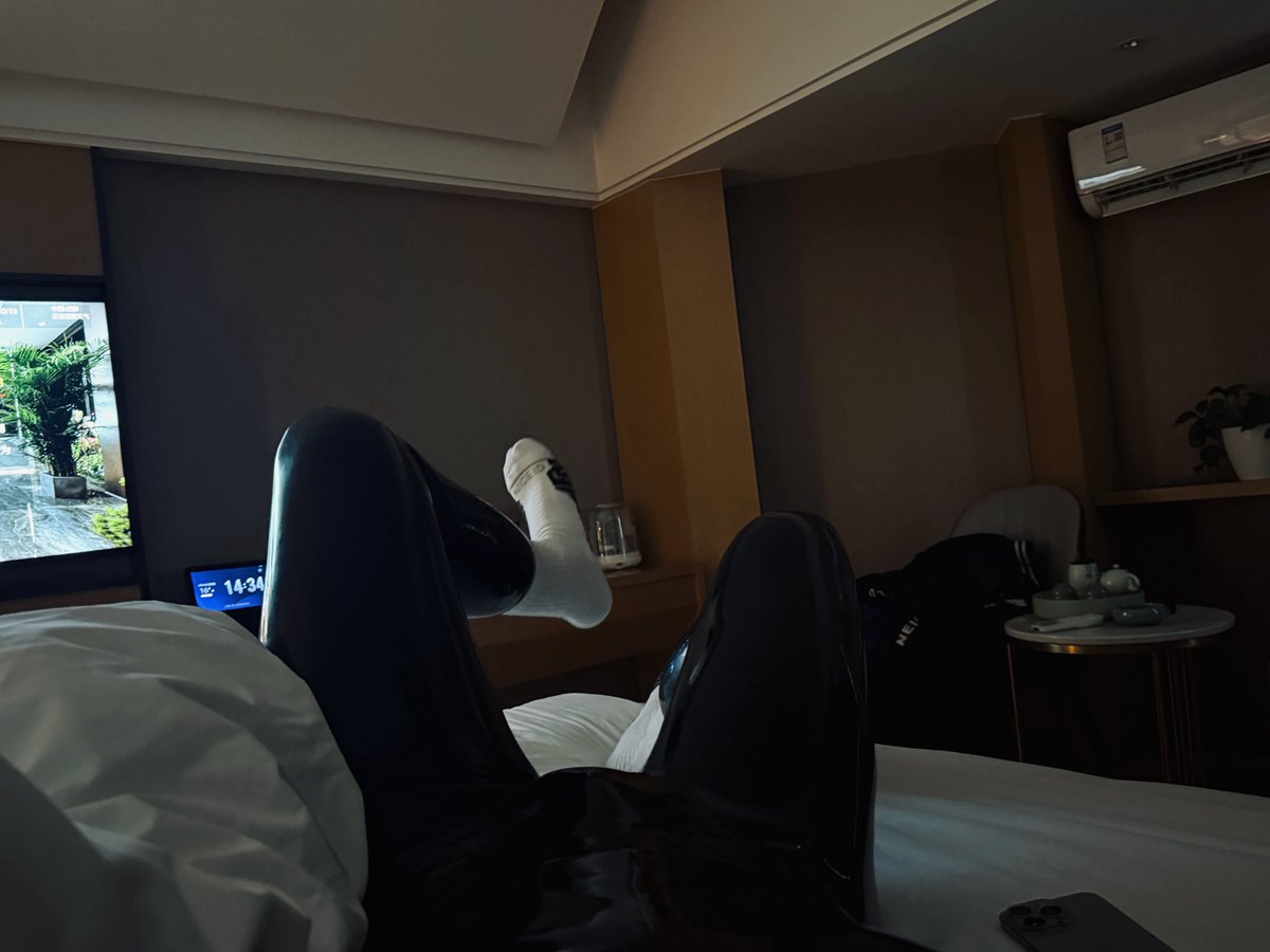 callmebrief's tweet photo. 我只知道我的身姿很曼妙🤑 https://t.co/eSQDLec0hG