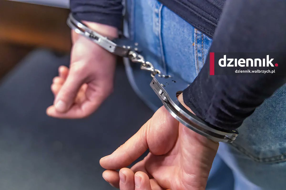 Próba wręczenia korzyści majątkowej podczas interwencji. 28-latka z zarzutem -  dziennik.walbrzych.pl/proba-wreczeni…