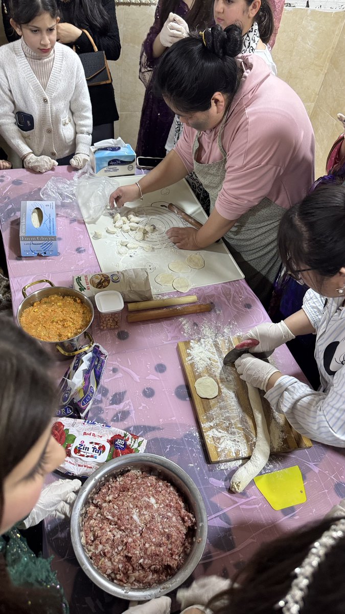 emmaorg_'s tweet photo. On 14 February, an activity celebrating the Chinese New Year was held at Sharya Center, organized jointly by Chinese language teachers and the Emma organization
The event brought together students enrolled in Chinese language classes and their families, #chainsawman #kurdistan https://t.co/DTW4Ay4ziJ