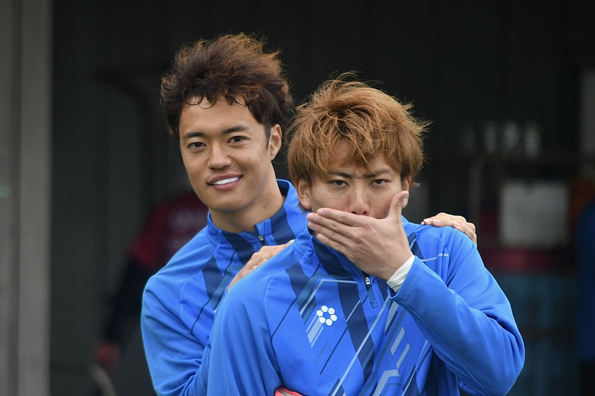 fcr_info's tweet photo. 📸｜𝗢𝗙𝗙 𝗦𝗛𝗢𝗧

🫲✌👌

❯❯❯ 𝗡𝗘𝗫𝗧 𝗠𝗔𝗧𝗖𝗛
🏆明治安田J2･J3百年構想リーグ 第3節
🆚#レイラック滋賀FC
🗓2/21 14:00 kickoff
🏟沖縄県陸
▶ https://t.co/FJkOEgpeHX

#Advance前へ貫け
#FC琉球 https://t.co/wVs32VYKtU