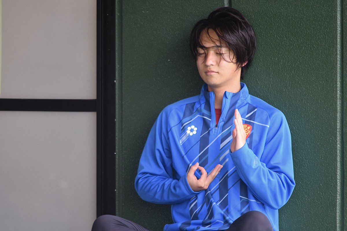 fcr_info's tweet photo. 📸｜𝗢𝗙𝗙 𝗦𝗛𝗢𝗧

🫲✌👌

❯❯❯ 𝗡𝗘𝗫𝗧 𝗠𝗔𝗧𝗖𝗛
🏆明治安田J2･J3百年構想リーグ 第3節
🆚#レイラック滋賀FC
🗓2/21 14:00 kickoff
🏟沖縄県陸
▶ https://t.co/FJkOEgpeHX

#Advance前へ貫け
#FC琉球 https://t.co/wVs32VYKtU
