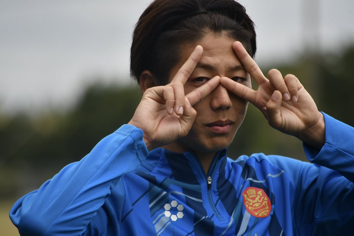fcr_info's tweet photo. 📸｜𝗢𝗙𝗙 𝗦𝗛𝗢𝗧

🫲✌👌

❯❯❯ 𝗡𝗘𝗫𝗧 𝗠𝗔𝗧𝗖𝗛
🏆明治安田J2･J3百年構想リーグ 第3節
🆚#レイラック滋賀FC
🗓2/21 14:00 kickoff
🏟沖縄県陸
▶ https://t.co/FJkOEgpeHX

#Advance前へ貫け
#FC琉球 https://t.co/wVs32VYKtU