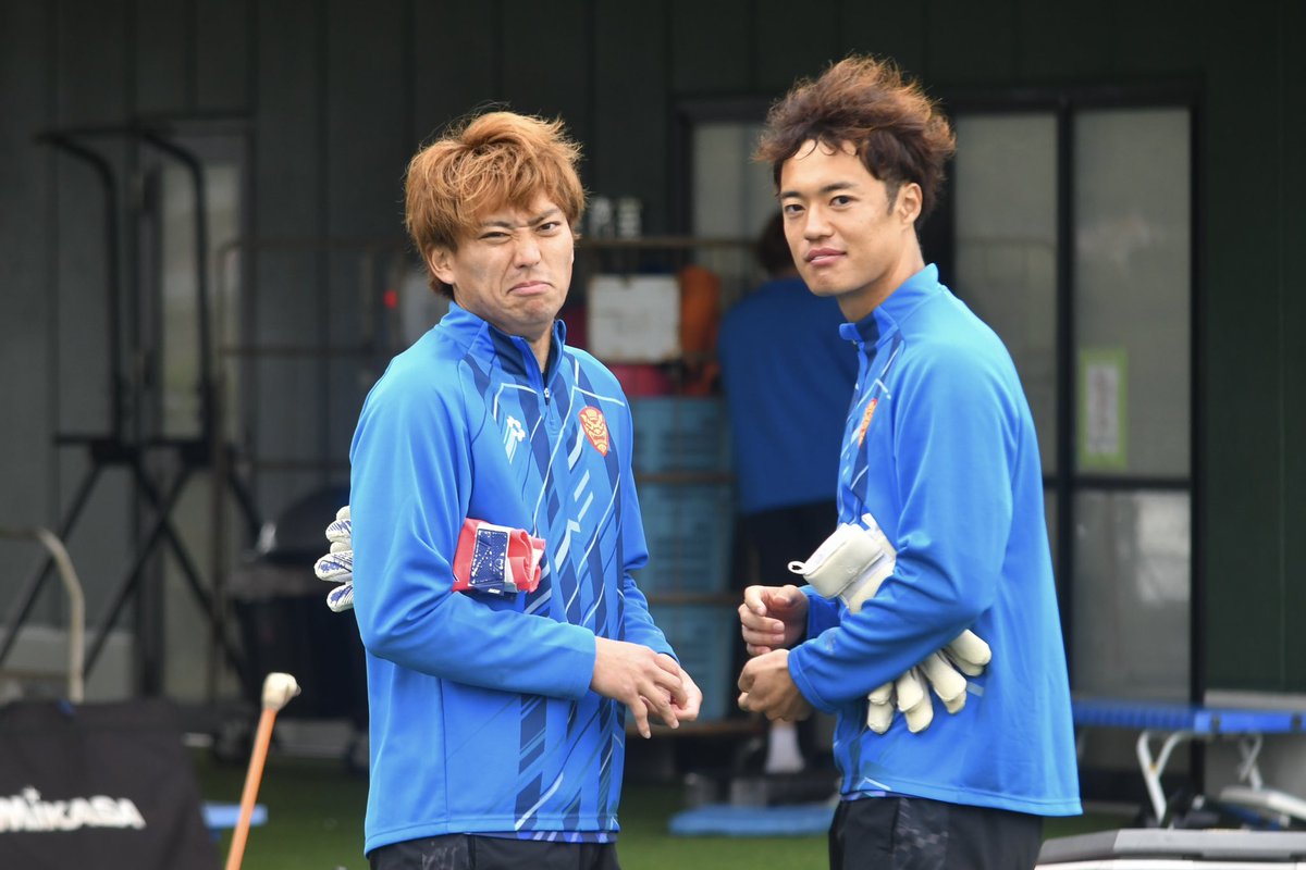 fcr_info's tweet photo. 📸｜𝗢𝗙𝗙 𝗦𝗛𝗢𝗧

🫲✌👌

❯❯❯ 𝗡𝗘𝗫𝗧 𝗠𝗔𝗧𝗖𝗛
🏆明治安田J2･J3百年構想リーグ 第3節
🆚#レイラック滋賀FC
🗓2/21 14:00 kickoff
🏟沖縄県陸
▶ https://t.co/FJkOEgpeHX

#Advance前へ貫け
#FC琉球 https://t.co/wVs32VYKtU