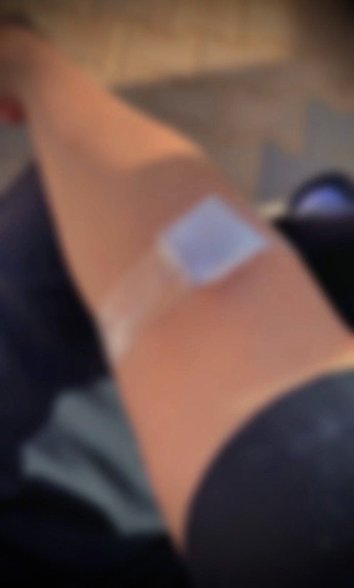 الابره زي النادي الصغير بس صعب تهزمه
وهي بعد صغيره وتوجع 😔
يخررب بيت الوجع 💔