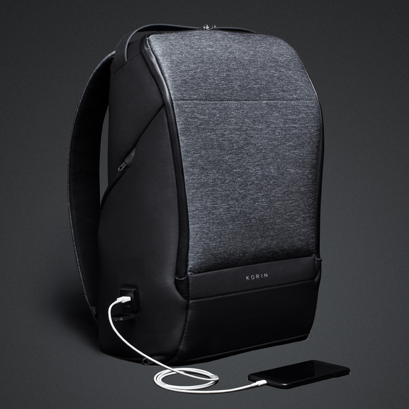 UnicunShop's tweet image. Low battery anxiety? 👋  Say goodbye to dead phones with our Laptop Backpack with Power Bank! 😎 Charge on the go and keep your devices juiced up all day long.  unicun.com/product/usb-ch…  #techgear #backpacklife #travelhacks