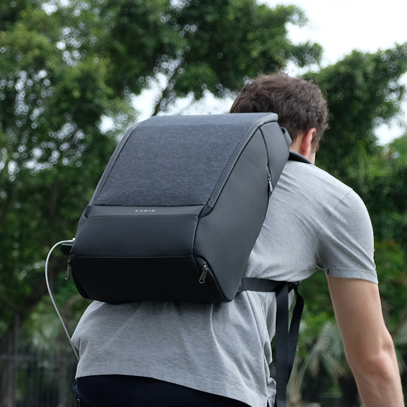 UnicunShop's tweet image. Low battery anxiety? 👋  Say goodbye to dead phones with our Laptop Backpack with Power Bank! 😎 Charge on the go and keep your devices juiced up all day long.  unicun.com/product/usb-ch…  #techgear #backpacklife #travelhacks