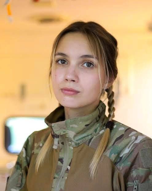 leoriogy's tweet photo. 🇺🇦Украинка Виктория Гончарук, которая в 2022 году. бросила работу мечты в Нью-Йорке, чтобы помочь защищать родину. О ней пишут The New York Post и ряд украинских изданий, люди удивляются ее решению бросить успешную карьеру на Уолл-стрит, а пока она спасает жизни на передовой... https://t.co/eSz2OjFbO1