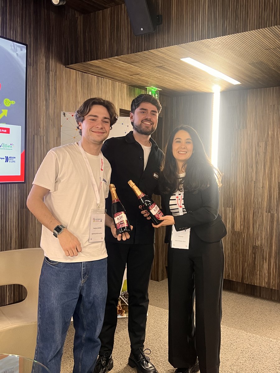 PhilippeChieu's tweet photo. Retour sur un temps fort de ce début de février : j’ai eu le plaisir de participer en tant que membre du jury à la 2e édition du FoodTech Show, organisée par le réseau FoodTech France au Le Village by CA Paris.

Un grand merci à la CCI 94 de m’avoir embarqué dans cette aventure. https://t.co/ieHCHNTIqY