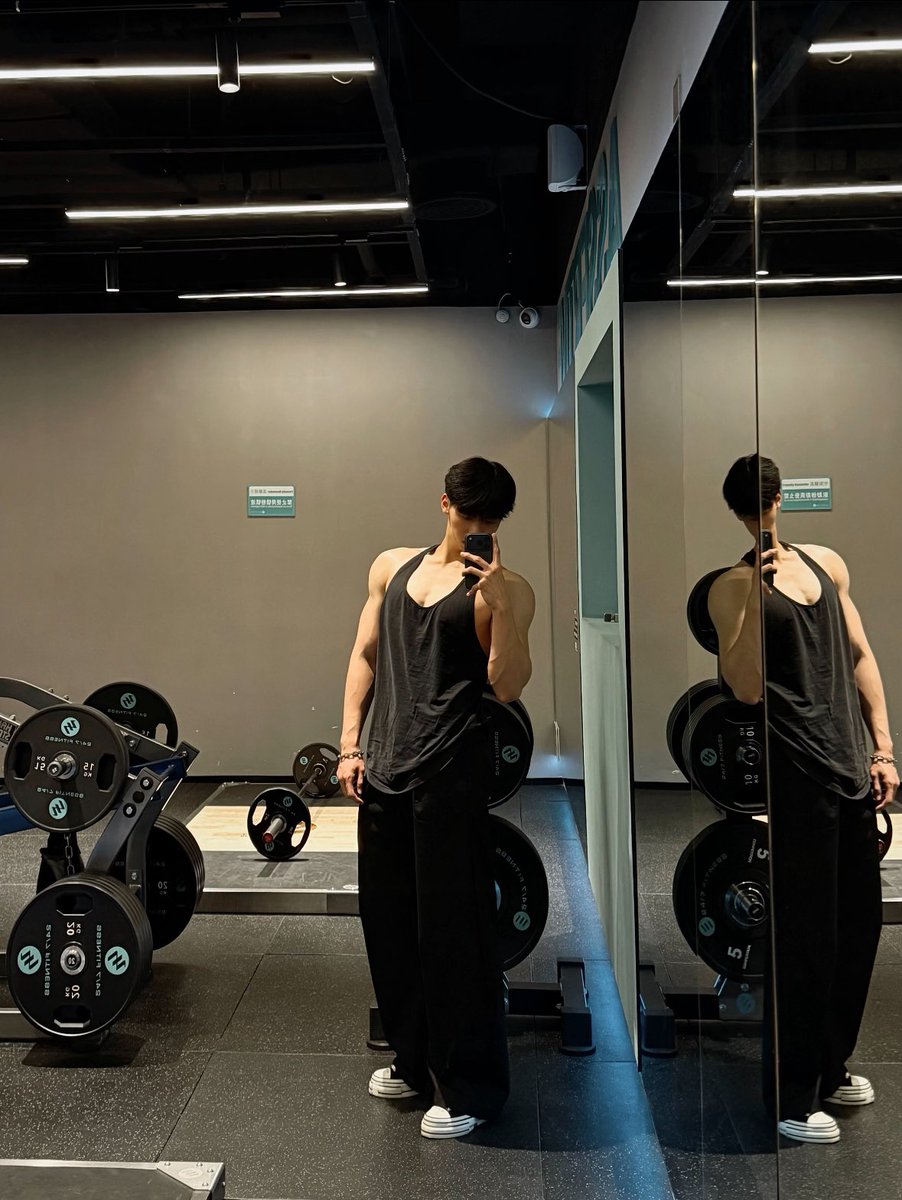 M3Liang's tweet photo. 今天是乖仔 ��腹肌 ＃薄肌 ＃男菩萨 ＃心理委员 ＃男妈妈 https://t.co/0AMn37Slvp