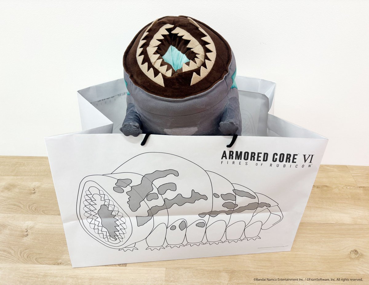 【コトブキヤ秋葉原館2階】
商品情報:「#ARMOREDCORE VI　ミールワームぬいぐるみ（大）」￥18,150(税込)

この、ミールワームぬい、
デカくて…可愛すぎる…😇

デフォルメなのにシルエットは完全再現‼️

しっとり＆もちもちで、
抱き枕にすると離れられない…😌

ACファン必見👀
#akiba #KOTOBUKIYA